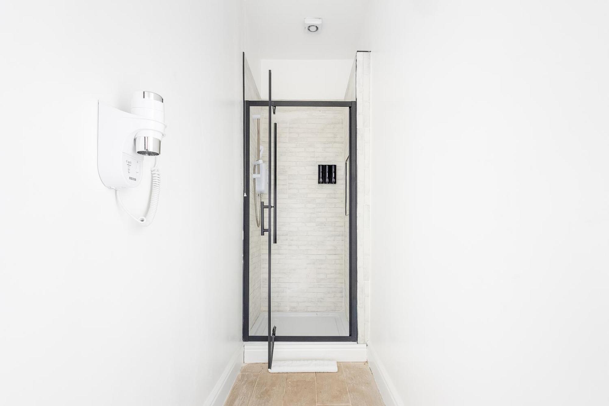 Boutique Family Apartment In Jewellery Quarter For 6 Birmingham Bagian luar foto