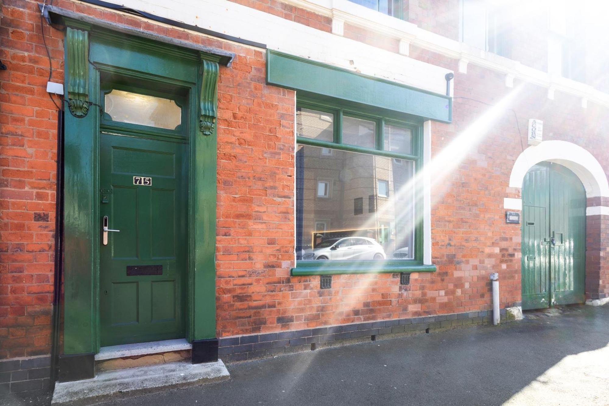 Boutique Family Apartment In Jewellery Quarter For 6 Birmingham Bagian luar foto